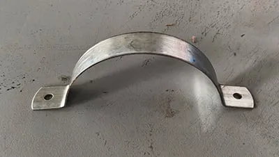 ماكينة تصنيع مشابك تثبيت الانابيب