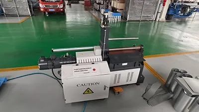 ماكينة CNC لتصنيع مجاري هواء دائرية ذات أسطوانتين DRW-700