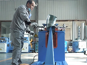 ماكينة تشكيل أكواع مجاري الهواء الهيدروليكية HRE-1250